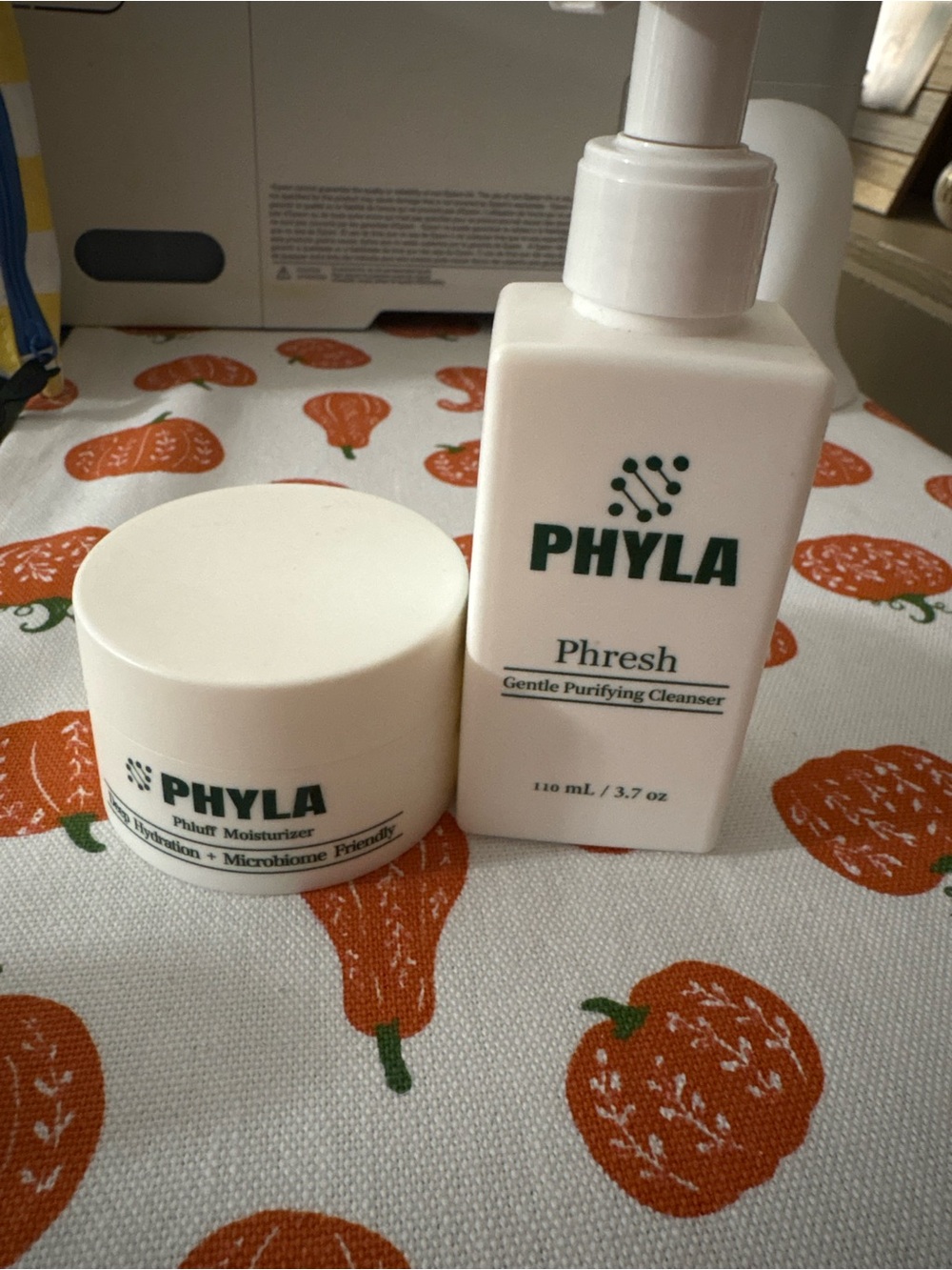 Phresh Gentle Purifying Cleanser & Phyla Moisturizer — set